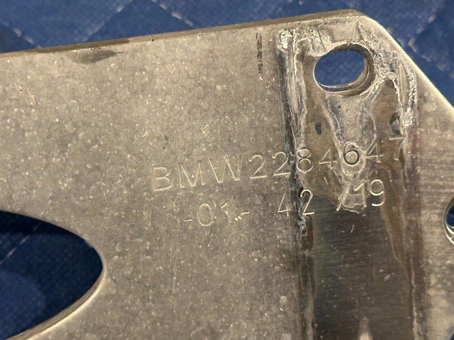 2015-2020 BMW M4 F82 CONNECTING SUPPORT BRACE BRACKET 33 31 2 284 647 OEM