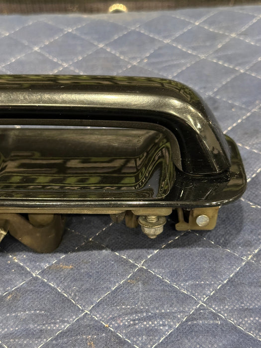 2017-2019 FORD F250 F350 F450 REAR LEFT DOOR HANDLE OEM BLACK PEARL G1 *FLAW*