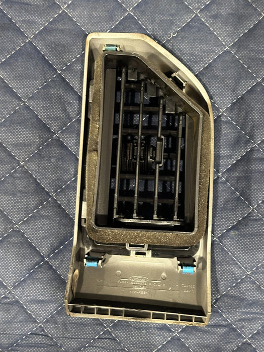 2020 FORD F250 F350 F450 XLT DASHBOARD DASH RIGHT PASSENGER AIR VENT OEM *WEAR*