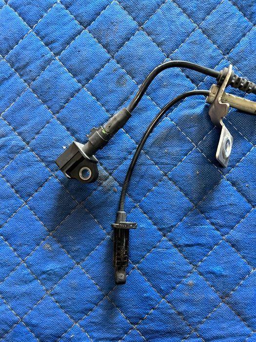 2020 BMW M8 F93 G16 REAR LEFT WHEEL ACCELERATION SPEED SENSOR OEM 6861346-10