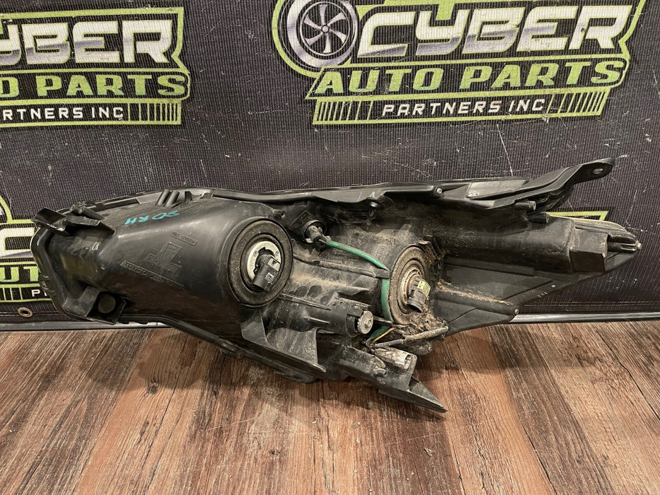 2014 TOYOTA PRIUS V PASSENGER RIGHT HEADLIGHT OEM *SUN DAMAGE/YELLOWING* (READ!)