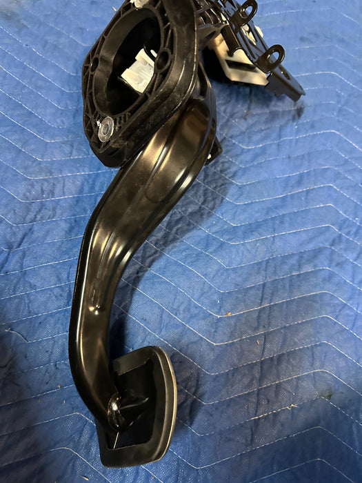 2020 BMW M8 COMPETITION F93 G16 OEM BRAKE PEDAL ASSEMBLY D2687427305 687427305