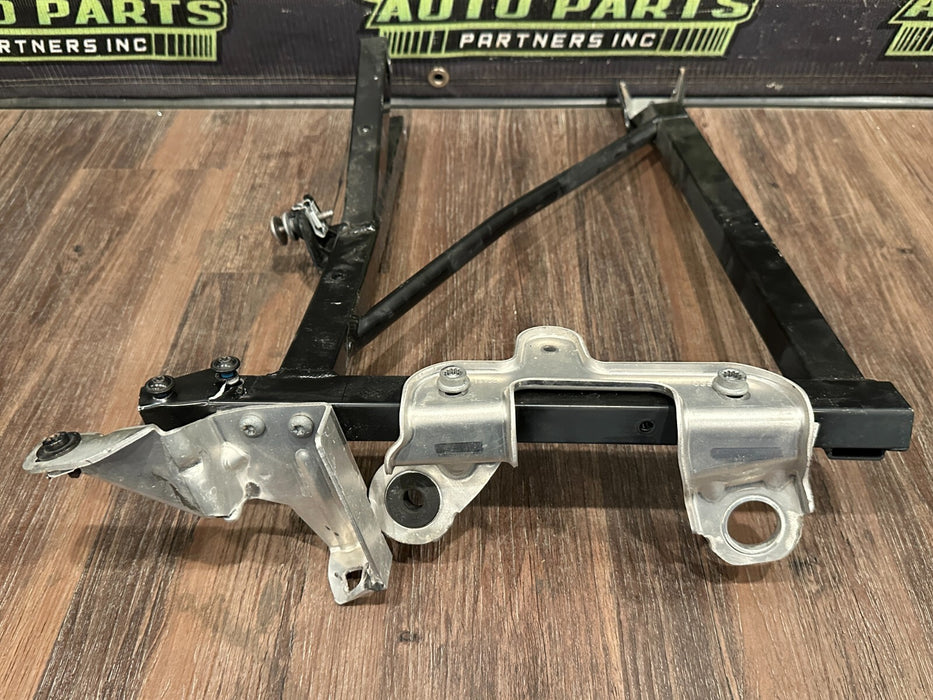 2021 AUDI R8 FRONT LEFT SUPPORT MOUNTING BRACKET OEM 4S0 806 191 B *READ*
