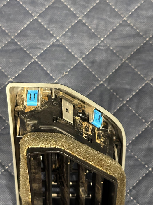 2017 FORD F250 F350 F450 DASHBOARD DASH RIGHT PASSENGER AIR VENT OEM