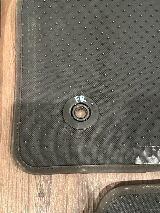 2020 LINCOLN NAVIGATOR FRONT REAR FLOOR MAT SET OEM *STAINS/WEAR/READ*