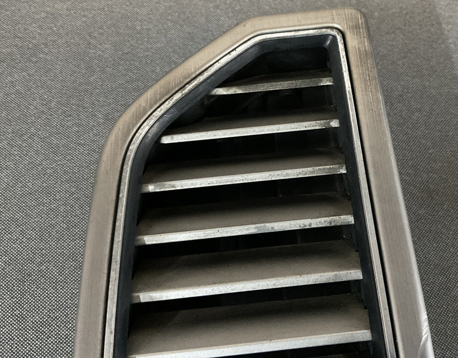 2018 FORD F250 F350 F450 PLATINUM OUTER RIGHT AIR VENT DUCT OEM~COSMETIC DAMAGE~