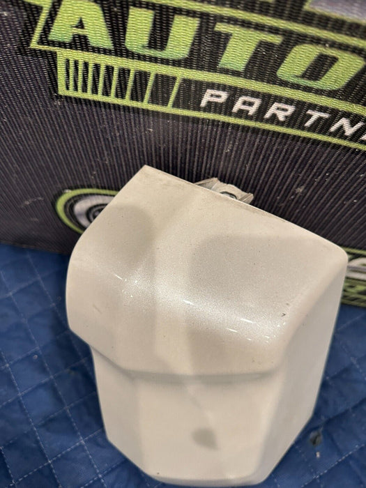 2017-2019 FORD F250 F350 F450 RIGHT CAB CORNER METALLIC WHITE (UG) OEM {READ}