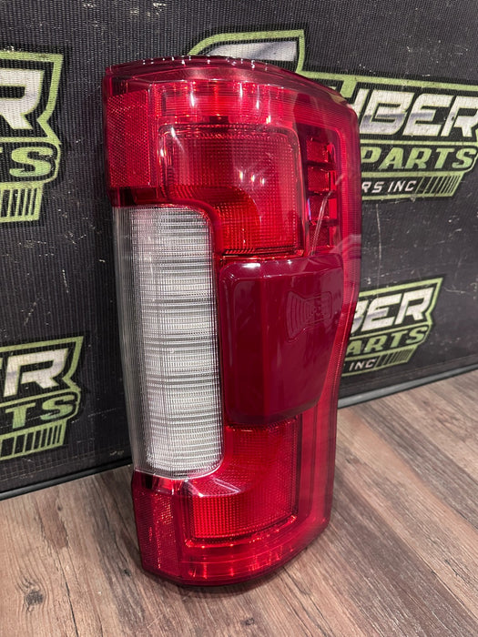 2017-19 FORD F250 F350 F450 PASSENGER RIGHT LED TAIL LIGHT OEM *SCUFFS 5-6*
