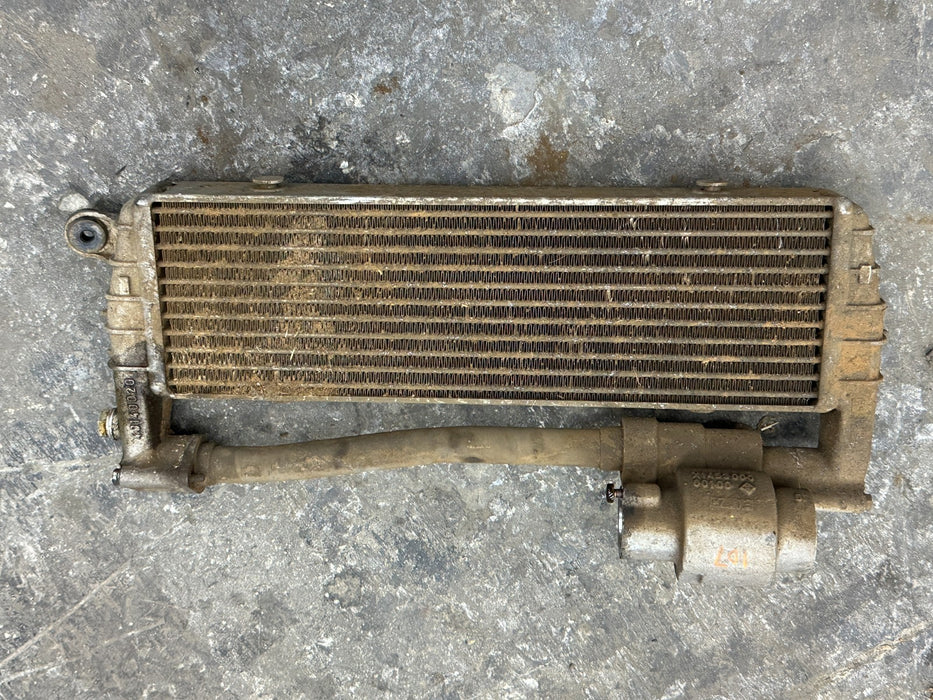 2012 2014 AUDI R8 ENGINE OIL COOLER 420 117 015 A ~BROKEN TAB~