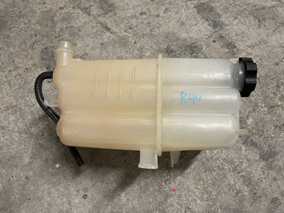 2020 2021 2022 GMC SIERRA 2500 3500 DIESEL RADIATOR SURGE TANK OEM 84622147