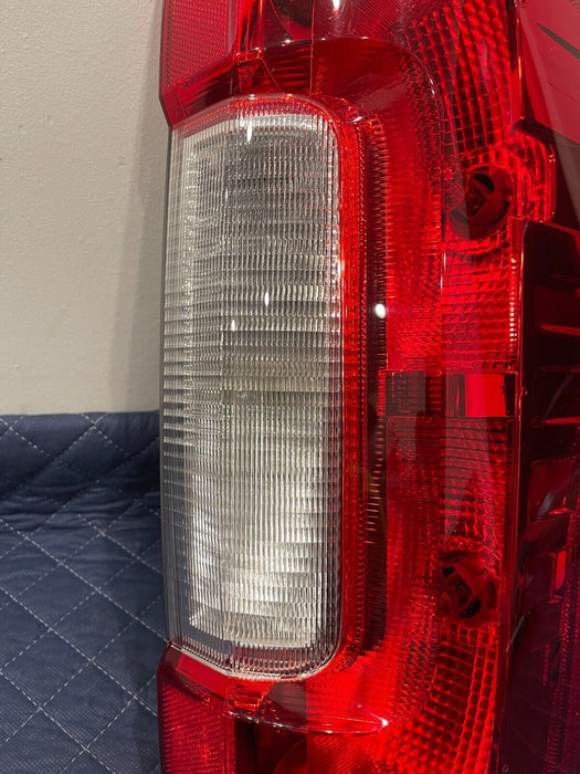 2017-2019 FORD F250 F350 HALOGEN PASSENGER RIGHT TAILIGHT OEM