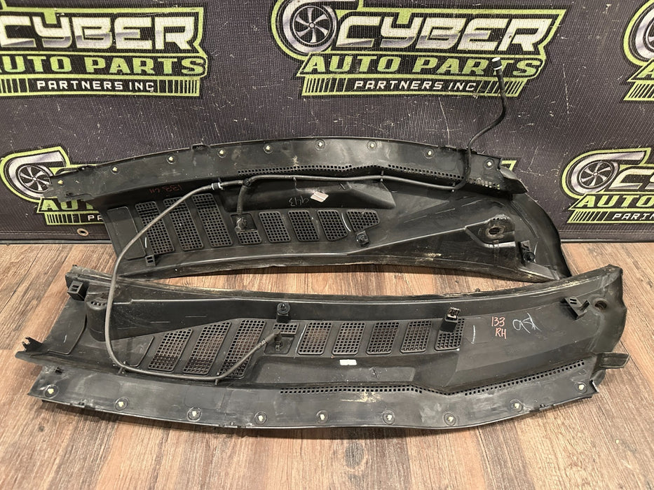 20172019 FORD F250 F350 F450 FRONT WINDSHIELD COWL TRIM OEM