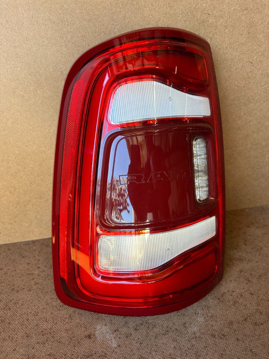 2019-2022 RAM 2500 3500 DRIVER LEFT TAIL LIGHT LED W/ BLIND SPOT 68446839AE