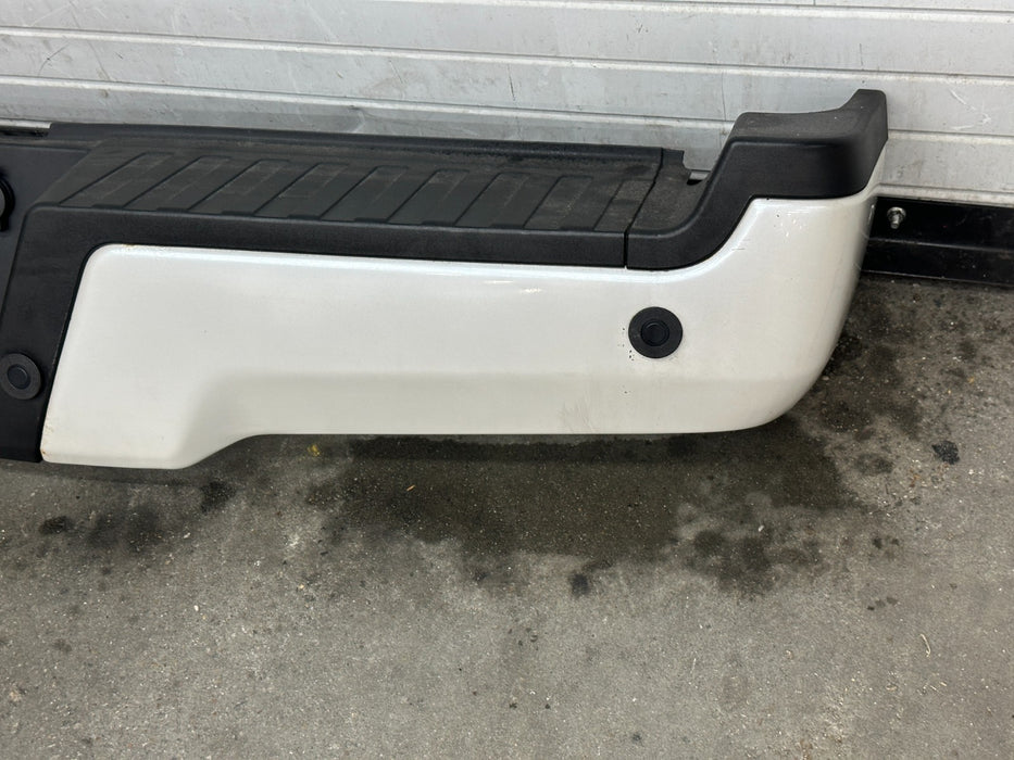 2017-2019 FORD F450 REAR BUMPER OEM TRI COAT WHITE (UG) *WEAR/RUST*