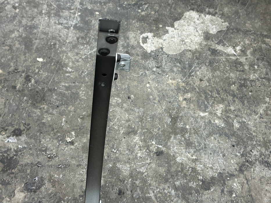 2014 AUDI R8 FRONT LEFT FENDER RADIATOR SUPPORT STRUCTURE MOUNT BRACKET OEM