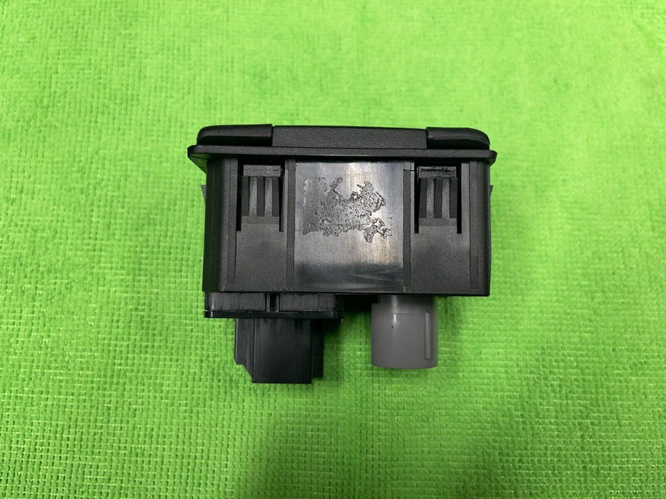 2017-2019 FORD F250 F350 F450 POWER CONVERTER PORT OEM HC3T-19G310-BA