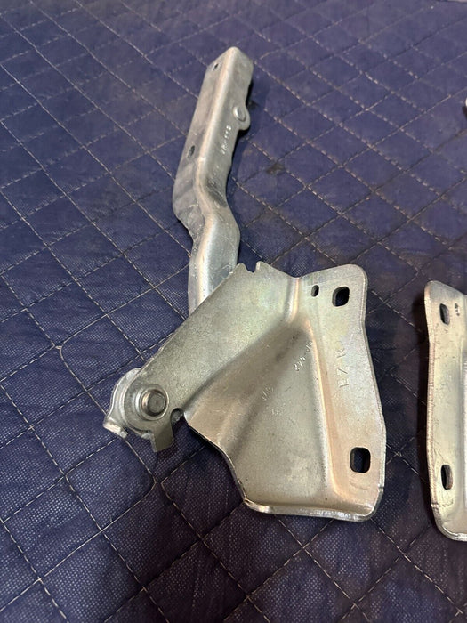 2016 2019 NISSAN TITAN XD LEFT RIGHT HOOD HINGE PAIR OEM