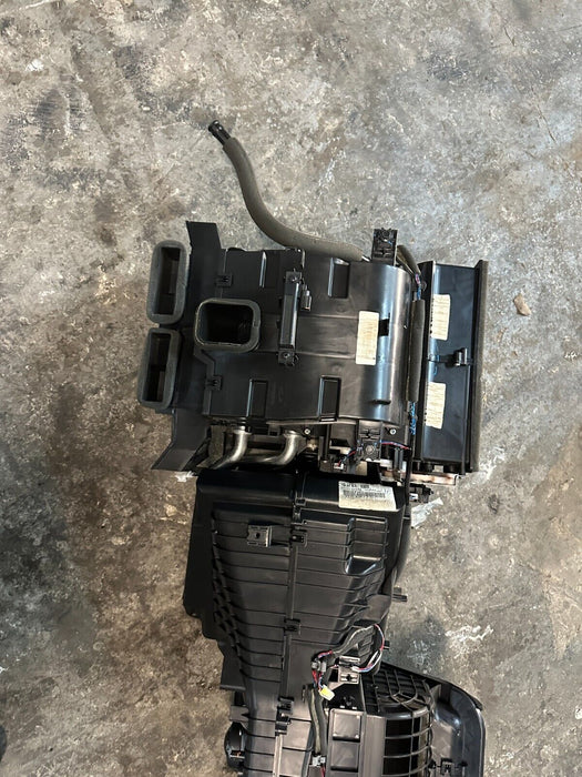 2016 2017 2018 NISSAN TITAN XD PRO 4X OEM HVAC A/C HEATER CORE HOUSING