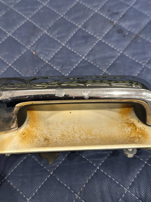 2017-2019 FORD F250 F350 REAR RIGHT DOOR HANDLE TRI COAT (UG) OEM *BURN DAMAGE*