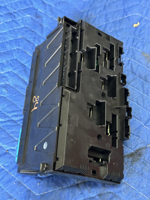 2011 BMW 550i F10 5 SERIES FUSE BOX POWER DISTRIBUTION JUNCTION RELAY 9234421-01