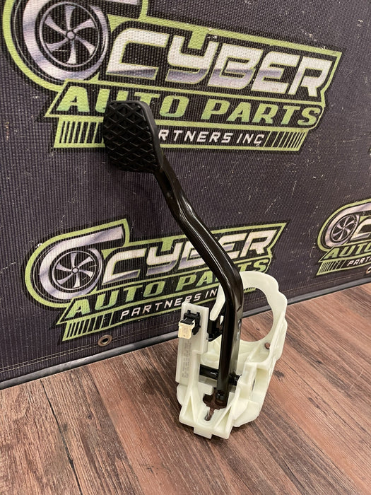 2020 BMW M4 F82 ACCELERATOR THROTTLE GAS PEDAL OEM