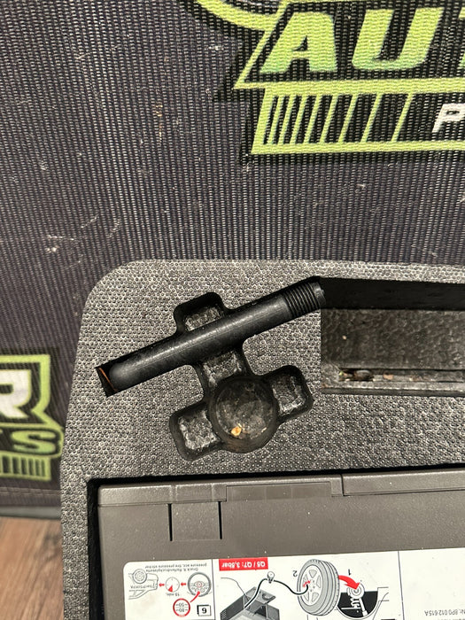 2014 AUDI R8 TOOL JACK CARRIER OEM 420 864 501