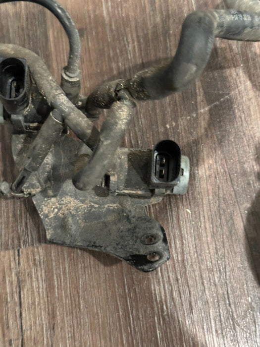 2018 AUDI R8 PLUS VACUUM PUMP RESERVOIR TANK W/ LINES OEM 420 131 541