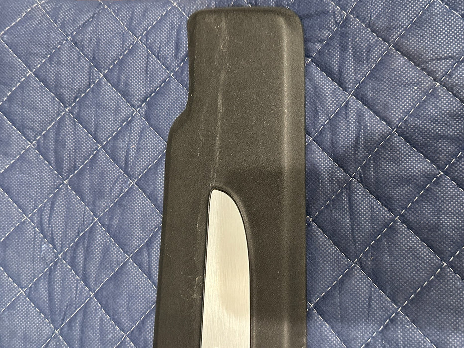 2014 AUDI R8 FRONT PASSENGER RIGHT ILLUMINATED KICK SCUFF SILL PLATE 420 853 372