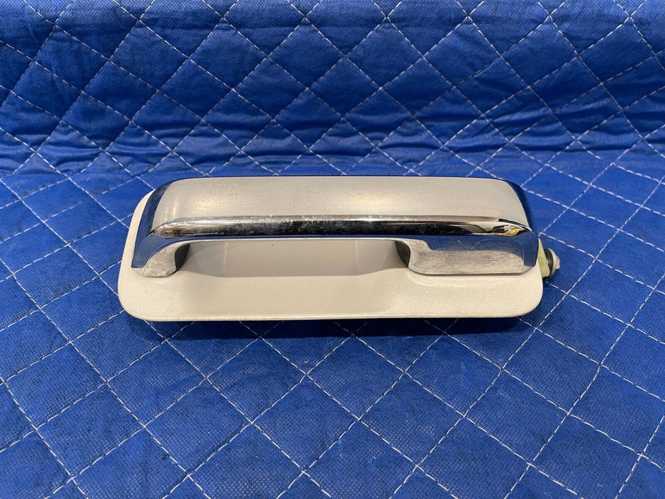 2017-2019 FORD F250 F350 F450 REAR LEFT PEARL WHITE W/ CHROME DOOR HANDLE OEM