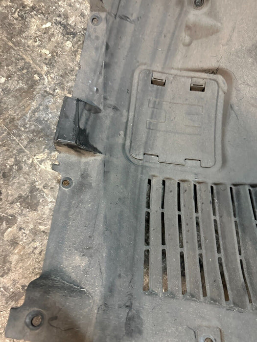 2020 BMW M4 F82 FRONT DRIVER LEFT FENDER LINER SET