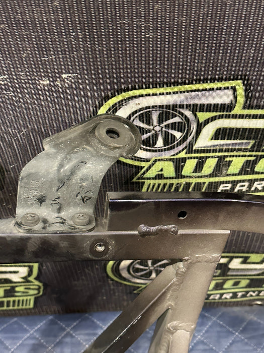 2014 AUDI R8 FRONT DRIVER FRAME RAIL BRACE FENDER MOUNT BRACKET 420 805 357 C