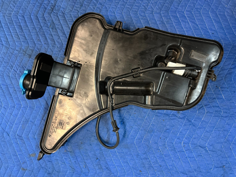 2020 BMW M8 COMP F93 G16 OEM WINDSHIELD WASHER RESERVOIR FLUID TANK 61667445789