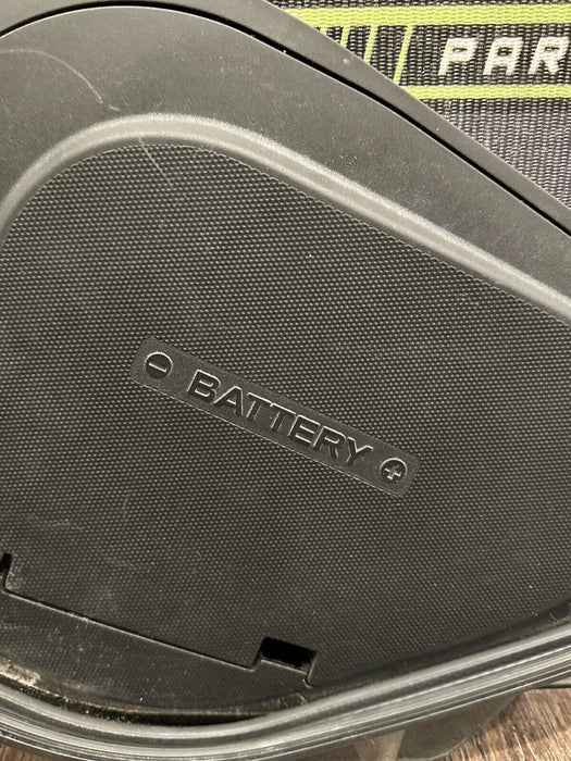 2010 NISSAN 370Z ENGINE BATTERY COVER TRIM OEM 65278 1EA0A