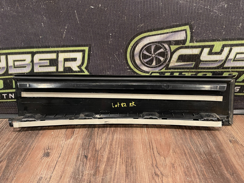 2017-2019 FORD F250 F350 REAR RIGHT GLOSS BLACK DOOR B PILLAR OEM *SCUFFS/READ*