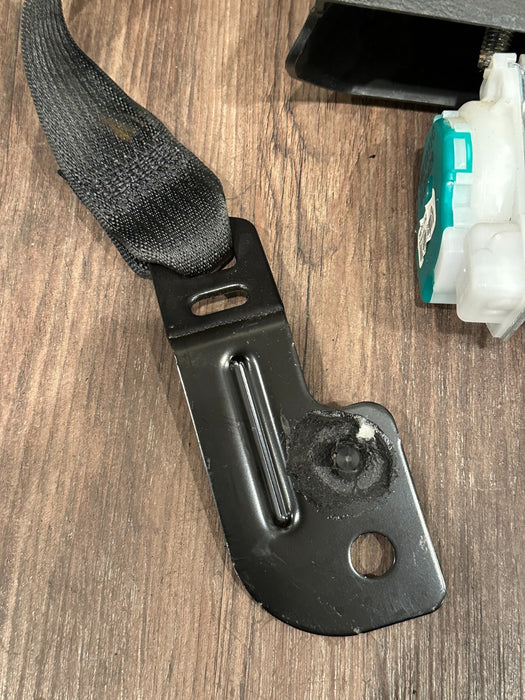 2017-2019 FORD F250 F350 F450 REAR CENTER MIDDLE SEATBELT OEM
