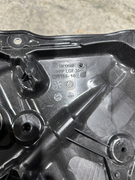 2024 BMW M3 M4 G80 G82 FRONT RIGHT DOOR WINDOW REGULATOR PANEL OEM 743223216