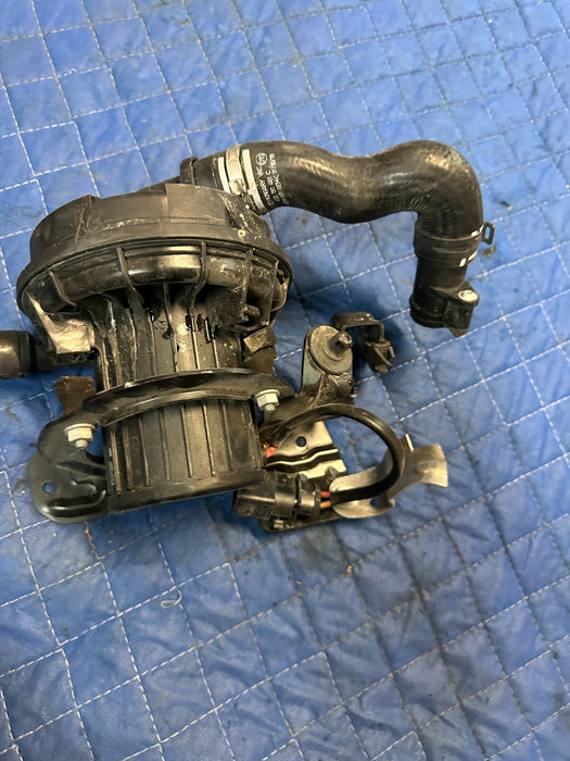 2018 AUDI R8 RIGHT SECONDARY AIR INJECTION PUMP OEM 4S0 906 601 B ~READ!!~
