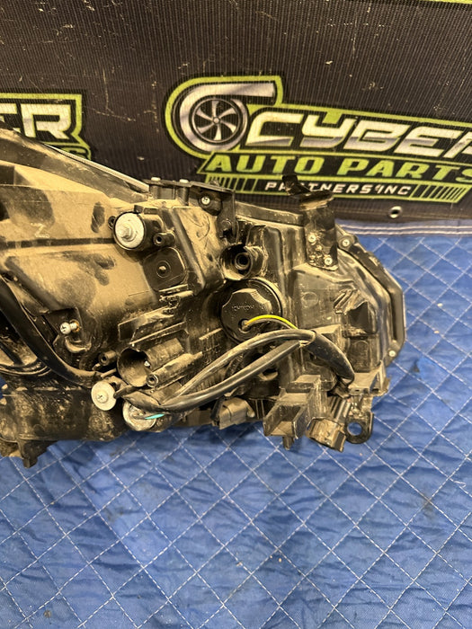 2009-2011 INFINITI G37 COUPE DRIVER LEFT HEADLIGHT BLACK HOUSING OEM *BLEMISH 4*