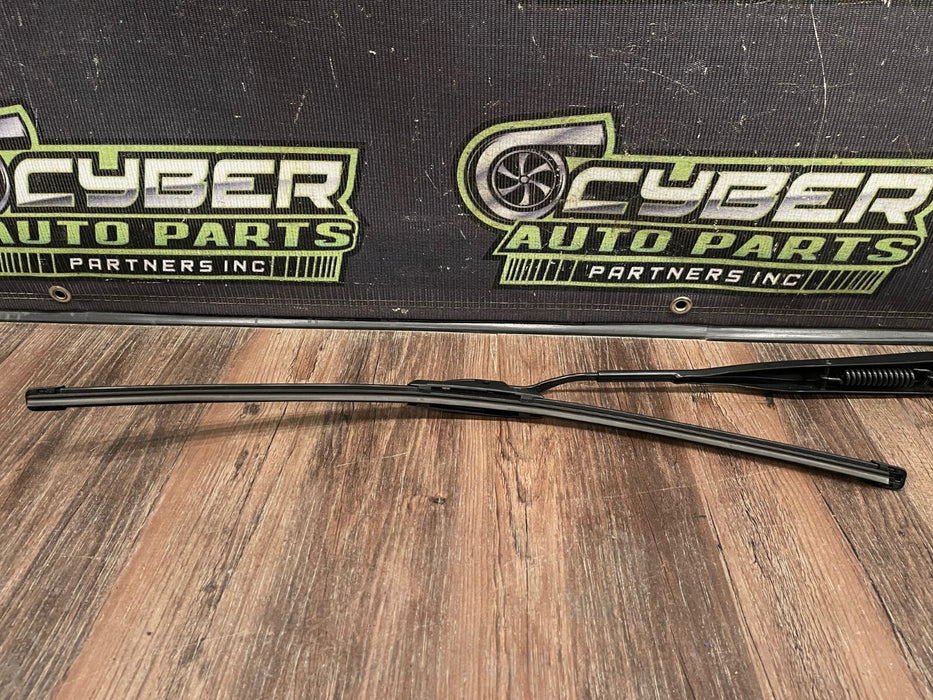 2014 TOYOTA PRIUS V FRONT DRIVER LEFT LH WINDSHIELD WIPER OEM