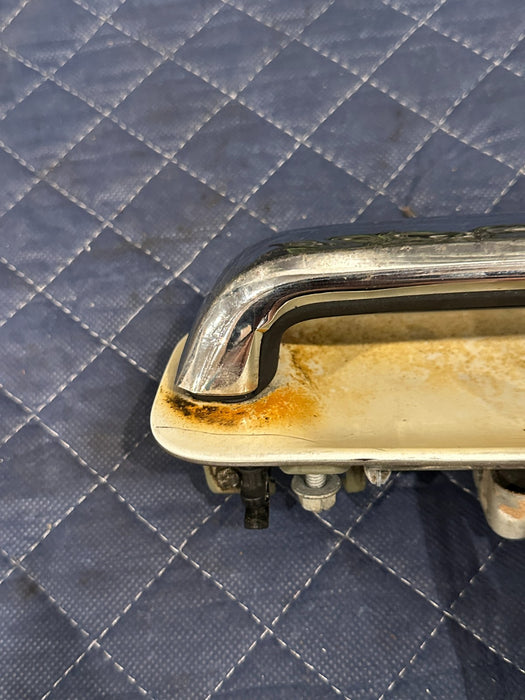 2017-2019 FORD F250 F350 REAR RIGHT DOOR HANDLE TRI COAT (UG) OEM *BURN DAMAGE*