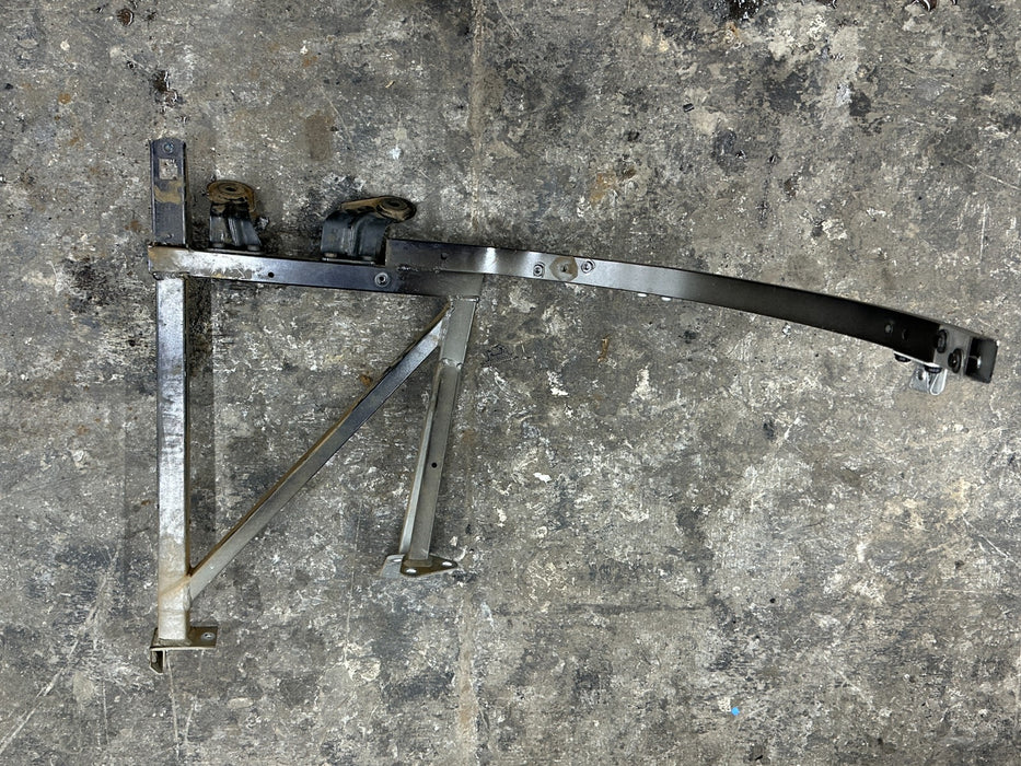 2014 AUDI R8 FRONT LEFT FENDER RADIATOR SUPPORT STRUCTURE MOUNT BRACKET OEM
