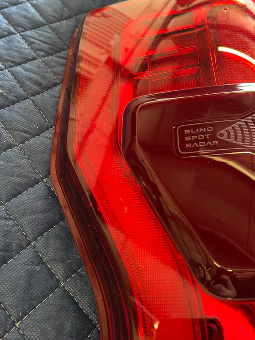 2017 2018 2019 FORD F250 F350 F450 DRIVER TAIL LIGHT BRACKET ONLY OEM *DAMAGED*