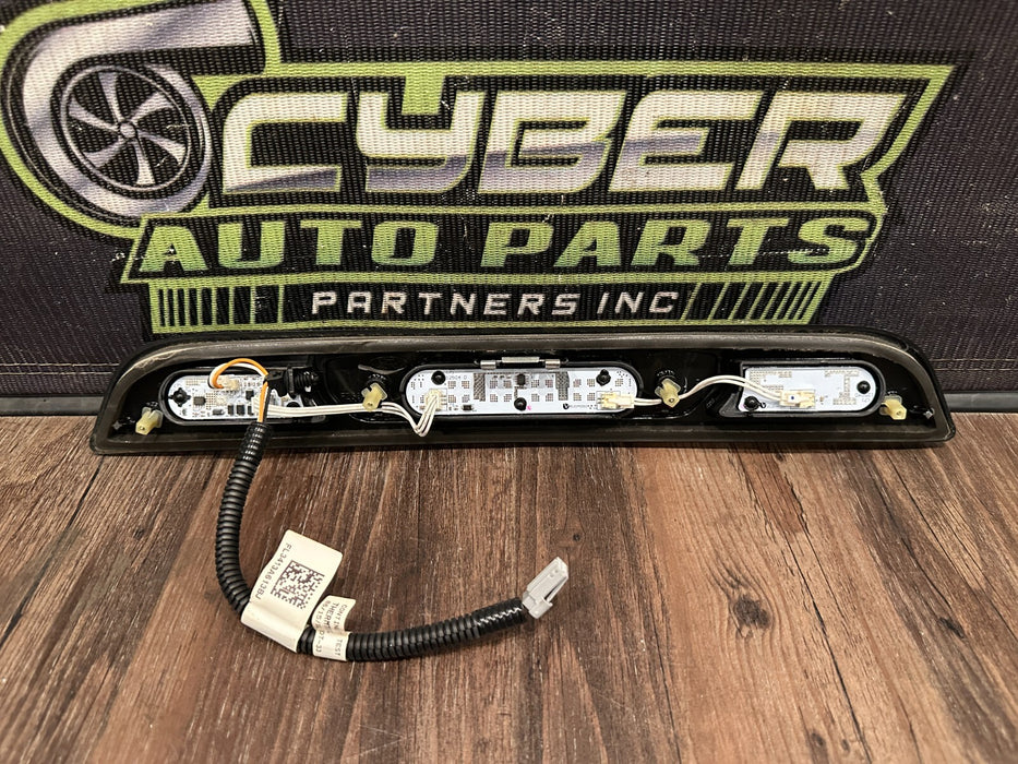 2017-2019 FORD F250 F350 F450 THIRD 3RD BRAKE LIGHT ASSEMBLY W PIGTAIL OEM