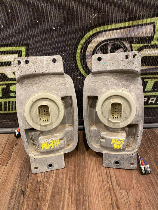 2020-2022 FORD F250 F350 F450 LEFT RIGHT TAILIGHT BRACKET PAIR OEM