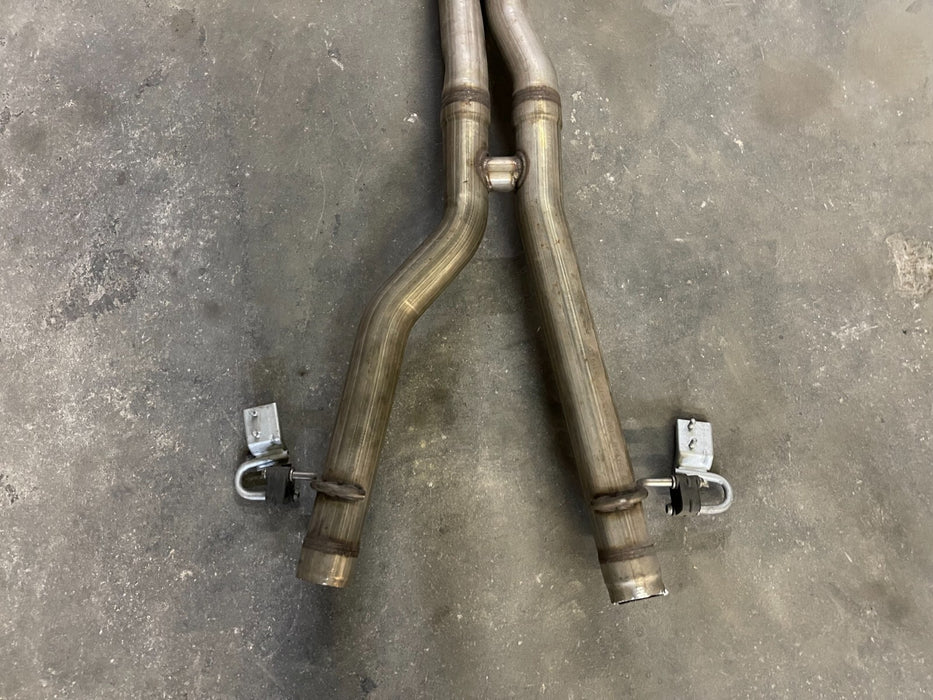2019 MERCEDES BENZ E63S AMG MID PIPE EXHAUST ASSEMBLY W BRACKETS OEM