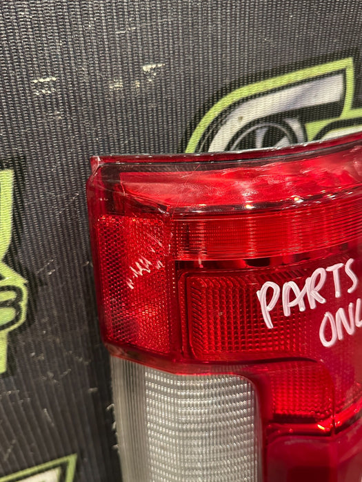 2017-2019 FORD F250 F350 F450 RIGHT LED TAIL LIGHT OEM *PARTS ONLY!* *WEAR 5-11*