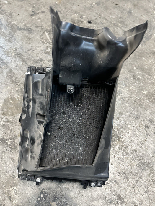 2017 AUDI R8 V10 FRONT RIGHT RADIATOR A/C CONDENSER 4S0 816 411 4S0 121 252 B