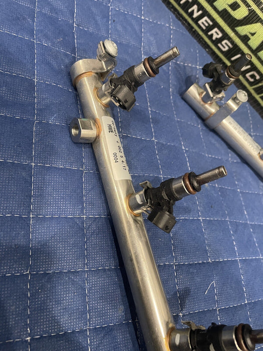 2017 AUDI R8 PLUS UPPER FUEL RAIL FUEL DISTRIBUTORS 07L-133-681-AB PAIR OEM