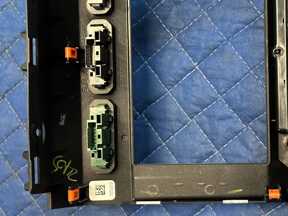 2017-2019 FORD F250 F350 PLATINUM CENTER DASH RADIO/HVAC CONTROL BEZEL OEM