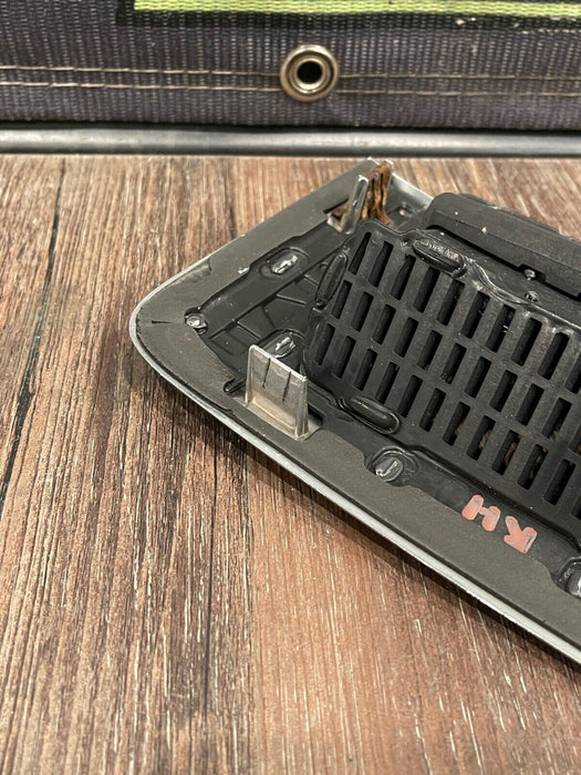 2017-2019 FORD F450 LARIAT PASSENGER RIGHT FENDER EMBLEM BADGE OEM HC3B45000A